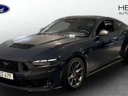 Blå (blue) Begagnad 2024 Ford Mustang Dark Horse Sportkupé | 739 900 kr (Marknadspris)