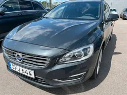 Grå (savilegrå metallic) Begagnad 2018 Volvo V60 Kombi | 175 000 kr (Marknadspris)