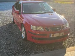 Röd Begagnad 2005 Saab 9-3 Aero Sedan | 47 000 kr (Marknadspris)