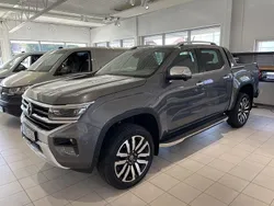 Mörkgrå (dark grey metallic) Ny 2025 VW Amarok Aventura Pickup | 858 000 kr (Lite dyr)
