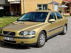 Gul Begagnad 2001 Volvo S60 Business Edition Sedan | 26 500 kr (Marknadspris)