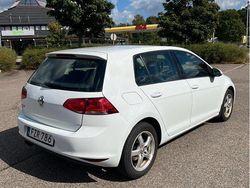 Vit Begagnad 2015 VW Golf VII Halvkombi | 74 900 kr (Superpris)