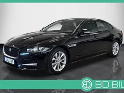 Svart (santorini svartmetallic) Begagnad 2018 Jaguar XF R-Sport Sedan | 239 900 kr (Marknadspris)
