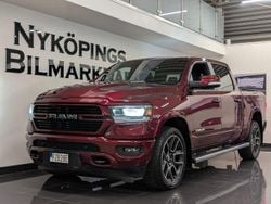 Mörkröd (röd) Begagnad 2019 RAM 1500 Pickup | 599 900 kr (Marknadspris)