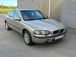 Ljusbrun (brun) Begagnad 2001 Volvo S60 Sedan | 25 900 kr (Marknadspris)