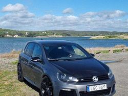 Grå Begagnad 2011 VW Golf VI R Halvkombi | 155 000 kr