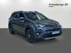 Grå Begagnad 2017 Toyota RAV4 Hybrid Active SUV | 209 500 kr (Marknadspris)