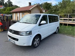 Vit Begagnad 2015 VW Caravelle Comfortline Minibuss | 160 000 kr (Lite dyr)