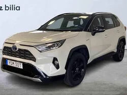Vit Begagnad 2019 Toyota RAV4 Hybrid SUV | 289 900 kr (Lite dyr)