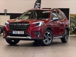 Ljusröd (röd) Begagnad 2023 Subaru Forester SUV | 369 900 kr (Marknadspris)
