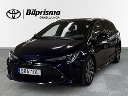 Mörkblå Begagnad 2022 Toyota Corolla Style Kombi | 249 900 kr (Marknadspris)