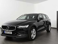 Begagnad 2022 Volvo V60 CC Kombi | 385 800 kr (Marknadspris)