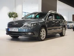 Grå Begagnad 2014 Skoda Superb Elegance Kombi | 149 800 kr (Dyr)