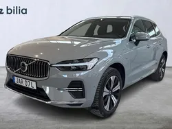 Grå Begagnad 2023 Volvo XC60 Plus SUV | 569 900 kr (Dyr)