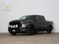 Mörkgrå (grå) Begagnad 2021 RAM 1500 Pickup | 799 000 kr (Marknadspris)