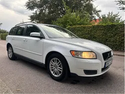 Vit Begagnad 2008 Volvo V50 Kinetic Kombi | 29 000 kr (Marknadspris)