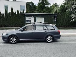 Grå Begagnad 2006 Toyota Avensis Kombi | 7 000 kr (Superpris)