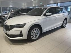 Vit Ny 2026 Skoda Octavia Selection Kombi | 372 300 kr (Marknadspris)