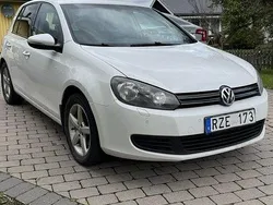 Vit Begagnad 2012 VW Golf VII Halvkombi | 79 500 kr (Marknadspris)