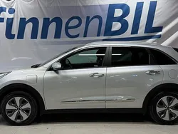 Grå Begagnad 2018 Kia Niro Advance SUV | 199 500 kr (Marknadspris)