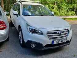 Vit Begagnad 2015 Subaru Outback SUV | 110 000 kr (Marknadspris)