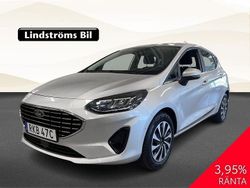 Grå Begagnad 2022 Ford Fiesta Halvkombi | 174 900 kr (Marknadspris)