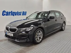 Svart Begagnad 2022 BMW 330e Sport Line Kombi | 335 000 kr (Marknadspris)