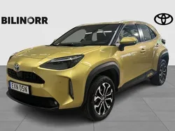 Gul Begagnad 2022 Toyota Yaris Cross Active SUV | 299 400 kr (Marknadspris)