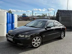 Svart Begagnad 2001 Volvo S60 Sedan | 45 000 kr