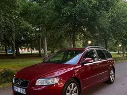 Röd Begagnad 2011 Volvo V50 Momentum Kombi | 57 000 kr (Marknadspris)