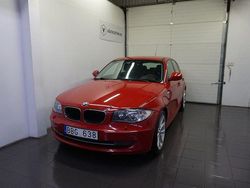 Röd Begagnad 2011 BMW 118 Comfort Edition Halvkombi | 99 900 kr (Marknadspris)