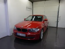 Röd Begagnad 2011 BMW 118 Comfort Edition Halvkombi | 99 900 kr (Marknadspris)