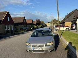 Grå Begagnad 2005 Volvo V50 Kinetic Kombi | 24 000 kr (Marknadspris)