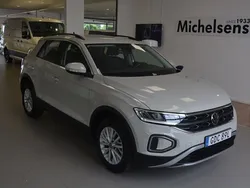 Grå Begagnad 2022 VW T-Roc Life SUV | 219 900 kr (Marknadspris)