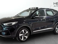 Svart (black) Begagnad 2022 MG ZS Luxury Sedan | 249 900 kr (Superpris)