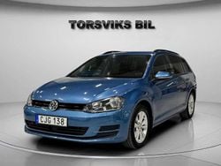 Blå Begagnad 2014 VW Golf VII Kombi | 99 900 kr (Marknadspris)