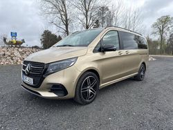 Gul Begagnad 2024 Mercedes V300 Exclusive Minibuss | 949 000 kr