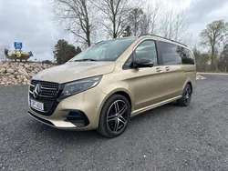 Gul Begagnad 2024 Mercedes V300 Exclusive Minibuss | 949 000 kr (Marknadspris)