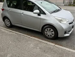 Silver Begagnad 2014 Toyota Verso-S Multidrive S Minibuss | 55 000 kr (Bra pris)