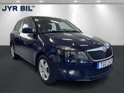 Blå Begagnad 2014 Skoda Fabia Ambiente Halvkombi | 89 000 kr (Marknadspris)