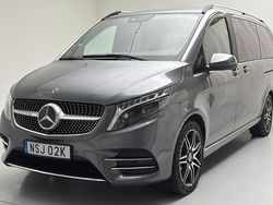 Grå Begagnad 2023 Mercedes V220 AMG line Minibuss | 500 000 kr