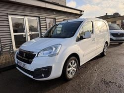 Vit Begagnad 2016 Peugeot Partner Minibuss | 109 000 kr (Lite dyr)
