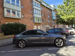 Grå Begagnad 2018 BMW 330 Sport Line Sedan | 215 000 kr (Bra pris)
