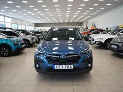 Blå (blåmetallic) Begagnad 2024 Subaru Crosstrek SUV | 399 900 kr (Marknadspris)