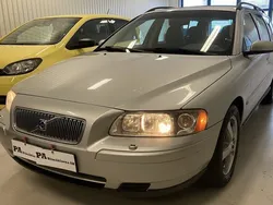Ljusgrå Begagnad 2005 Volvo V70 Business Edition Kombi | 27 000 kr (Marknadspris)