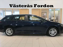 Mörkblå (blå) Begagnad 2022 Toyota Corolla Active Kombi | 219 900 kr (Marknadspris)