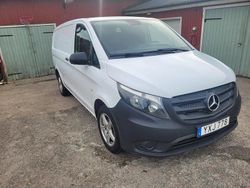 Vit Begagnad 2017 Mercedes Vito Minibuss | 95 000 kr (Marknadspris)