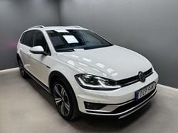 Vit Begagnad 2019 VW Golf Alltrack Kombi | 199 900 kr (Marknadspris)