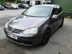 Mörkgrå Begagnad 2005 VW Golf IV Trendline Halvkombi | 25 900 kr (Marknadspris)