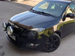 Svart Begagnad 2014 Skoda Fabia Kombi | 74 900 kr (Marknadspris)